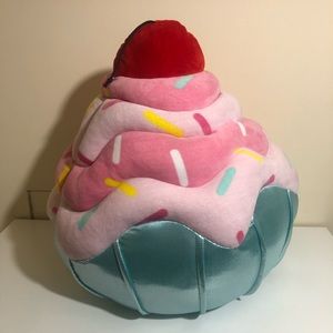 Giant Ice Cream Sundae Plush w Blanket